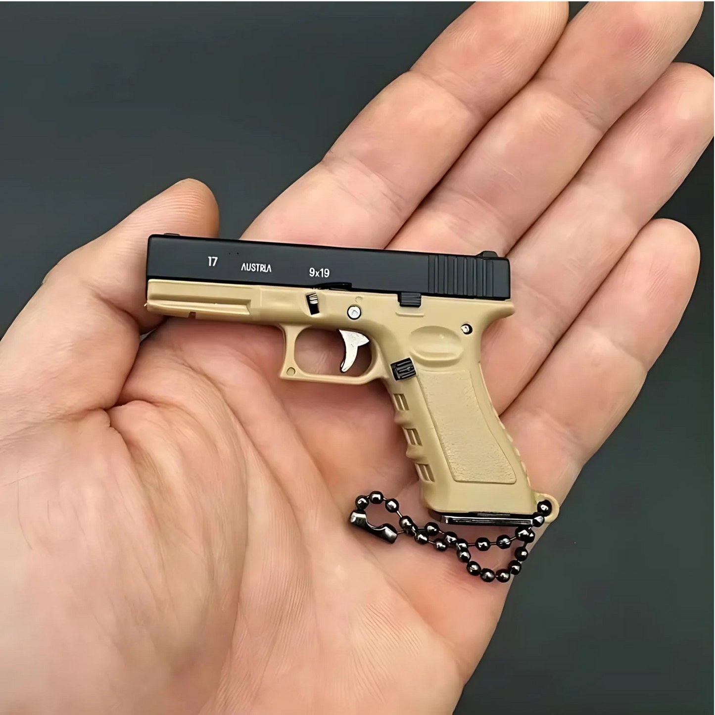 KeyShots™ Schlüsselanhänger + Holster